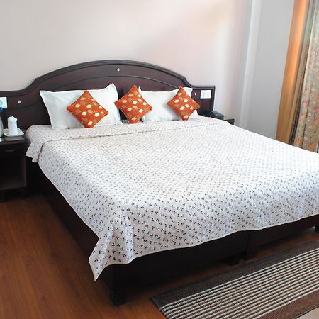 Clarks Inn Binsar Zewnętrze zdjęcie